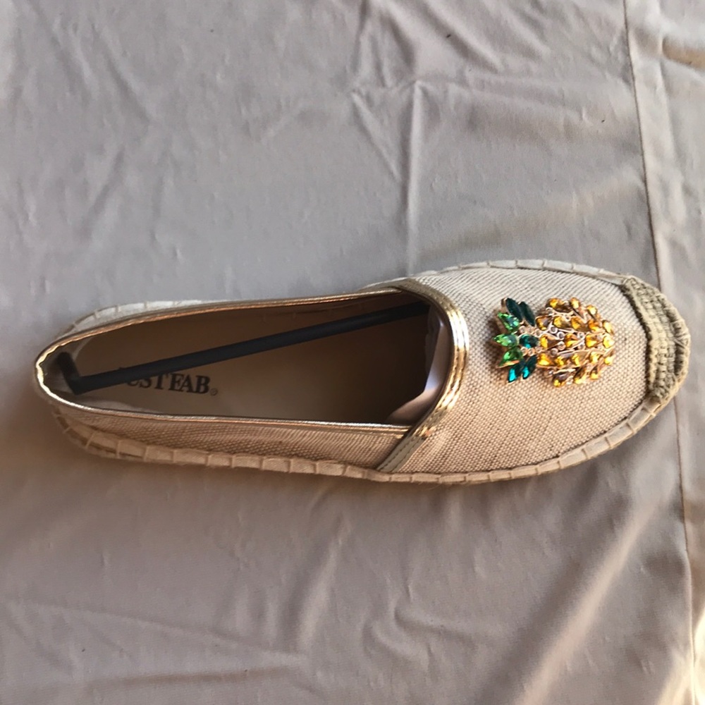 JustFab Sen slip ons - Picture 2 of 7